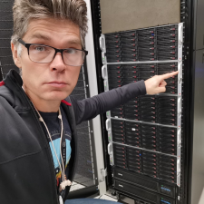 SB pointing to the computing machine storage server!