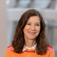 headshot of julie hannaford